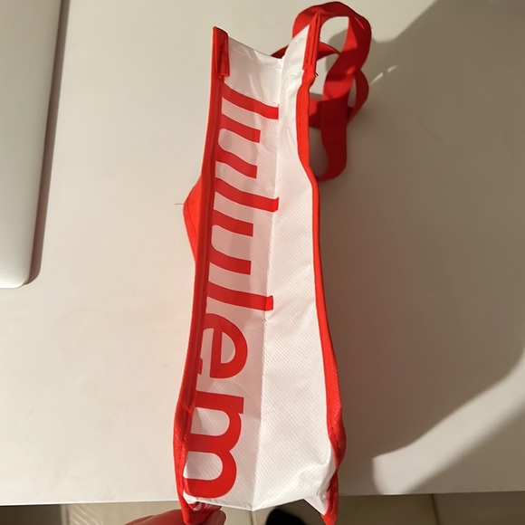 Lululemon shopping bag - Picture 2 of 2